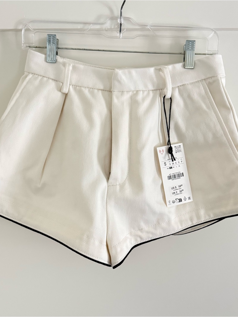 Women’s White Cream Pleated High-Waist Shorts with Black Trim Bubble short